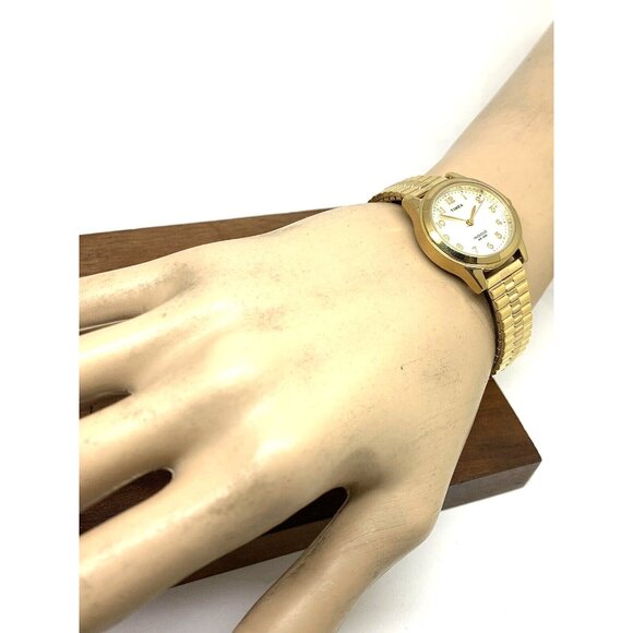 Timex Women's Watch T2M827 Gold Tone Stainless Steel Expansion Band Indiglo 25mm - Picture 4 of 14
